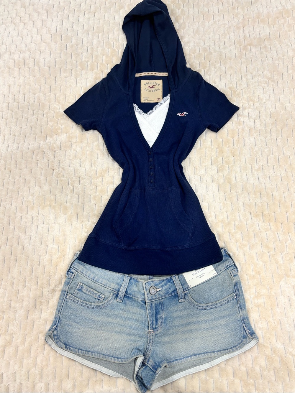 Y2k/2000-inspired HollisterCo. XS Navy Hooded Short-Sleeve Henley